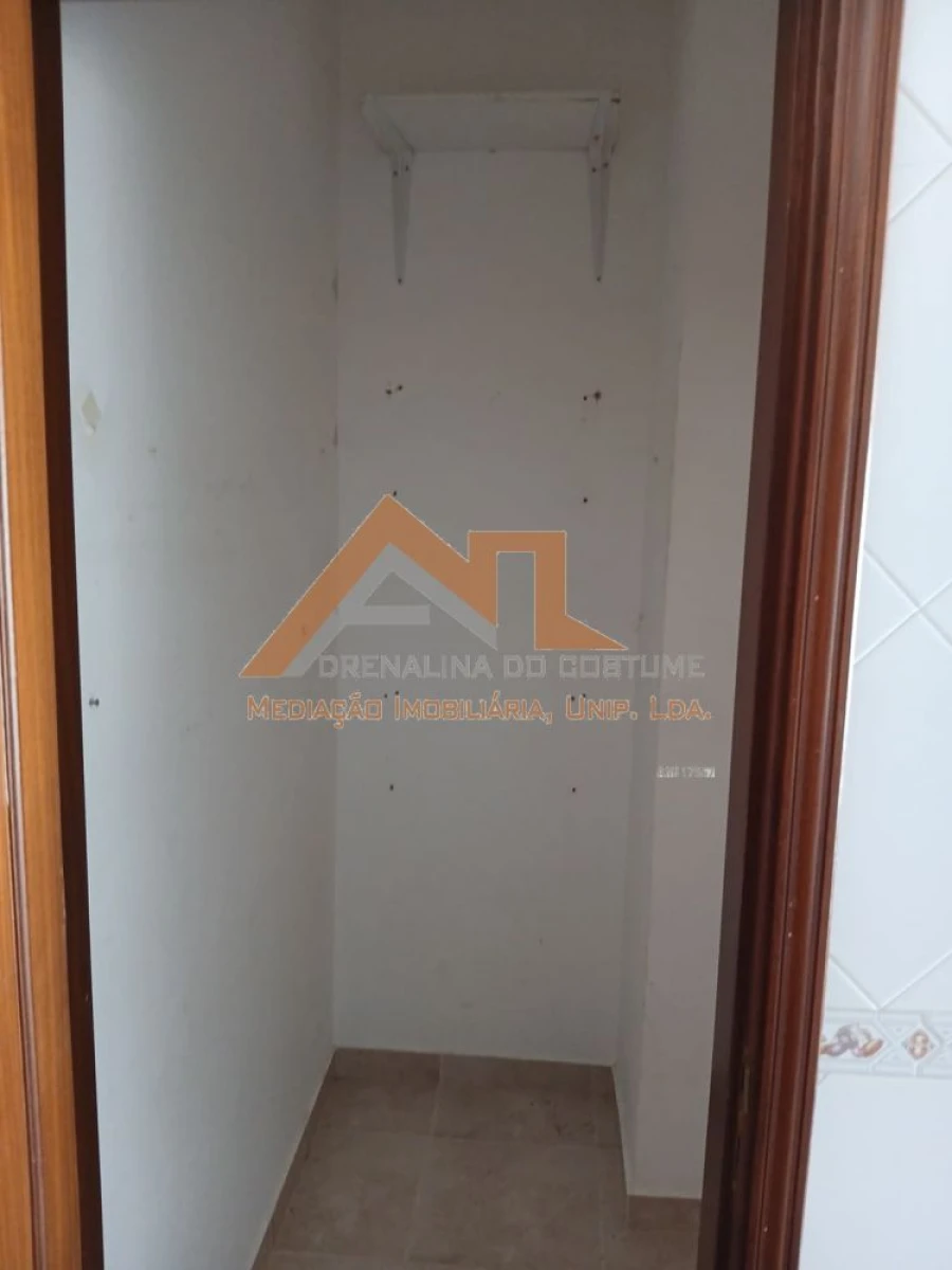Apartamento T2 para Venda em Nazare Foto 2
