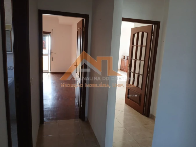 Apartamento T2 para Venda em Nazare Foto 7