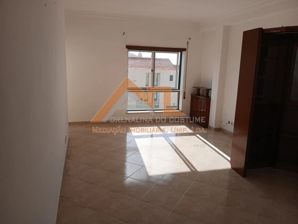 Apartamento T2 para Venda em Nazare Foto 9