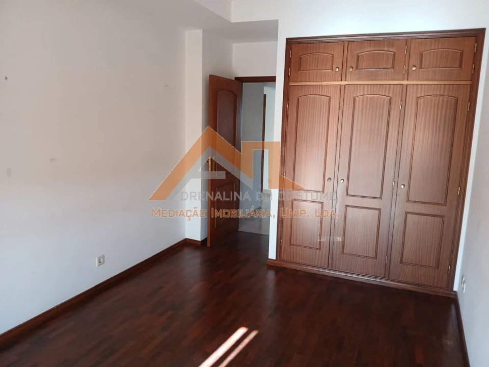 Apartamento T2 para Venda em Nazare Foto 8