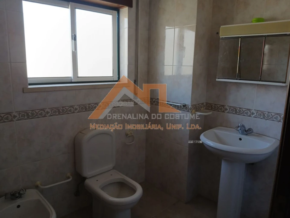 Apartamento T2 para Venda em Nazare Foto 3