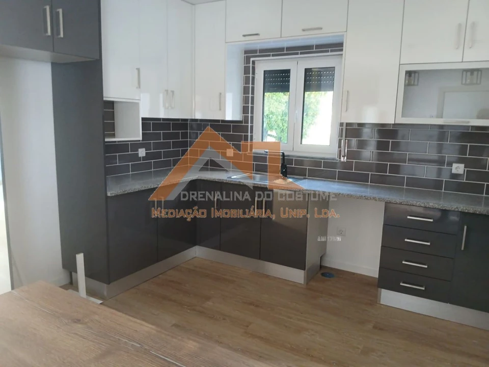 Moradia T3 para Venda em Amoreira Foto 4