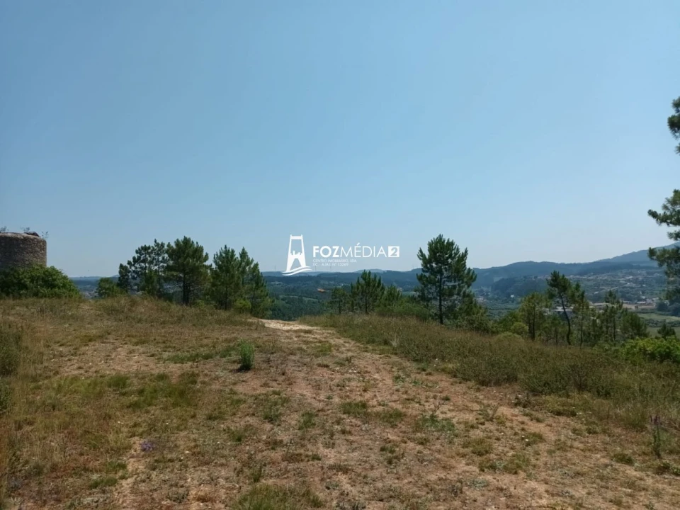 Terreno para Venda em Trouxemil e Torre de Vilela Foto 3