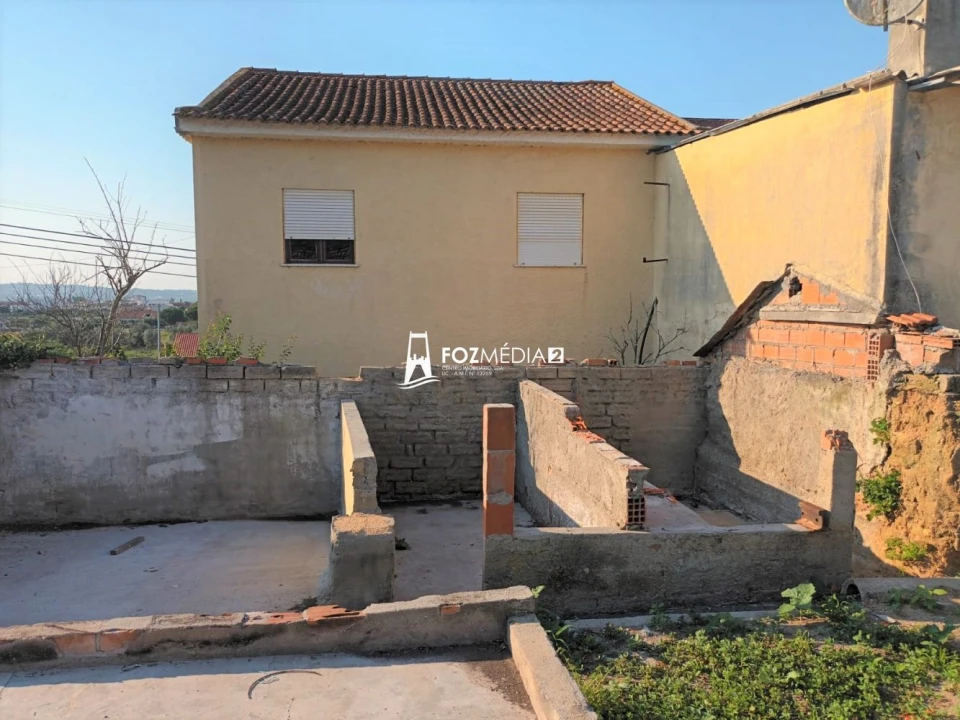 Moradia T4 para Venda em Granja do Ulmeiro Foto 60