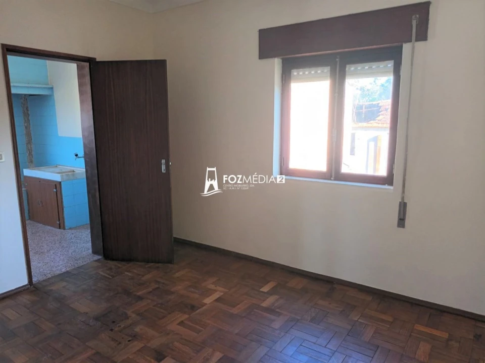 Moradia T4 para Venda em Granja do Ulmeiro Foto 46