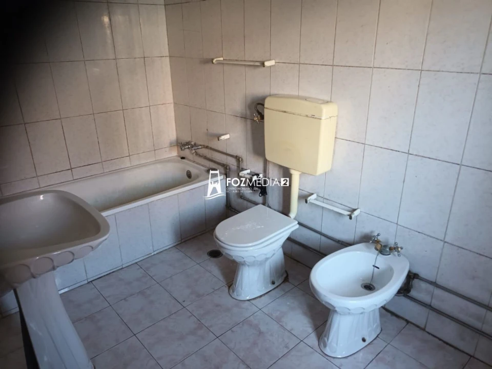 Moradia T4 para Venda em Granja do Ulmeiro Foto 41