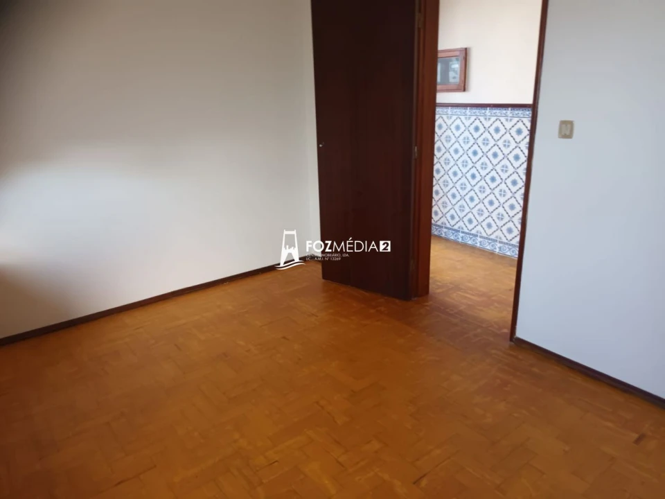 Moradia T4 para Venda em Granja do Ulmeiro Foto 38