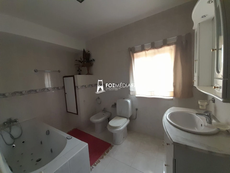 Moradia T4 para Venda em Buarcos Foto 13