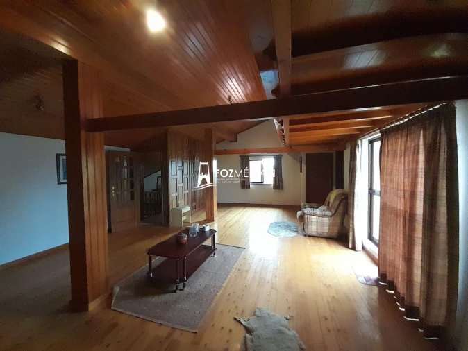 Moradia T4 para Venda em Buarcos Foto 5