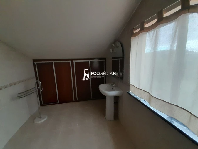 Moradia T4 para Venda em Buarcos Foto 41