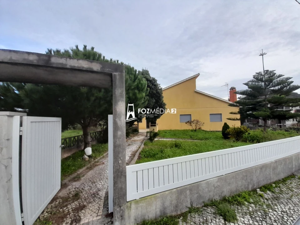 Moradia T4 para Venda em Buarcos Foto 1