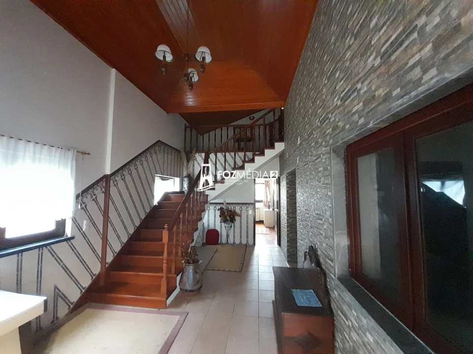 Moradia T4 para Venda em Buarcos Foto 3