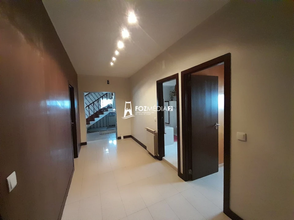 Moradia T4 para Venda em Buarcos Foto 17