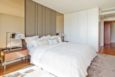 Apartamento T5 para Venda em Lordelo do Ouro e Massarelos