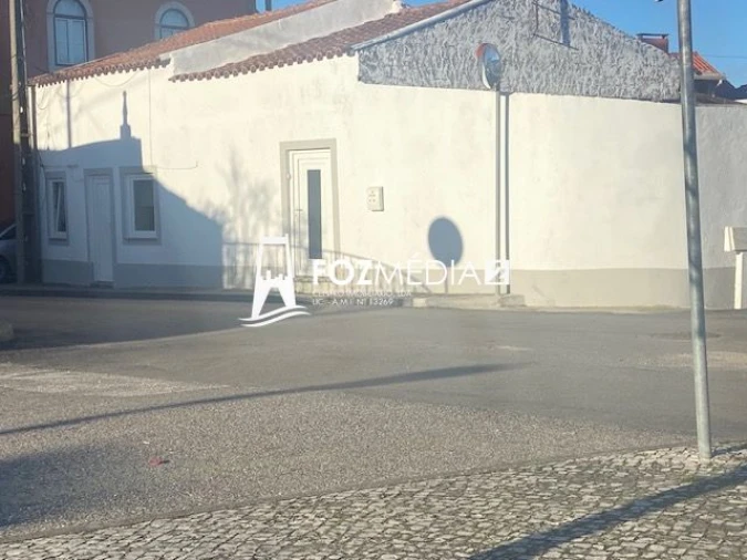 Moradia T2 para Venda em Alqueidão Foto 7