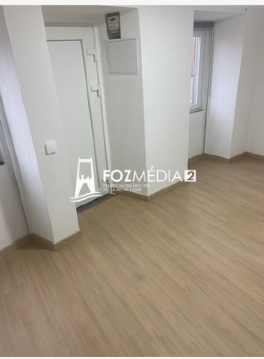 Moradia T2 para Venda em Alqueidão Foto 4