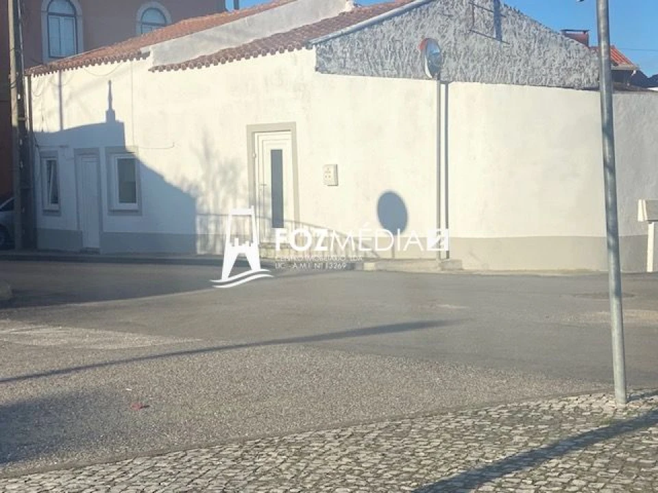 Moradia T2 para Venda em Alqueidão Foto 7