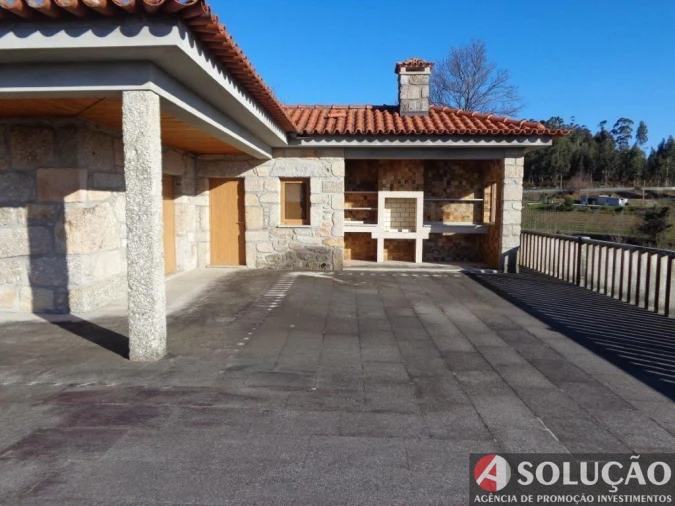 Moradia T4 para Venda em Campos e Louredo Foto 4