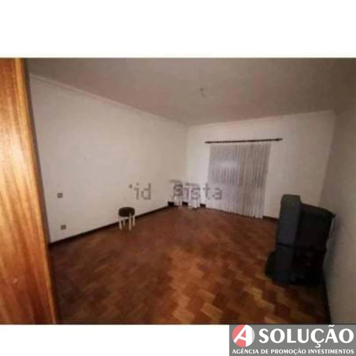 Moradia T3 para Venda em Roriz Foto 13