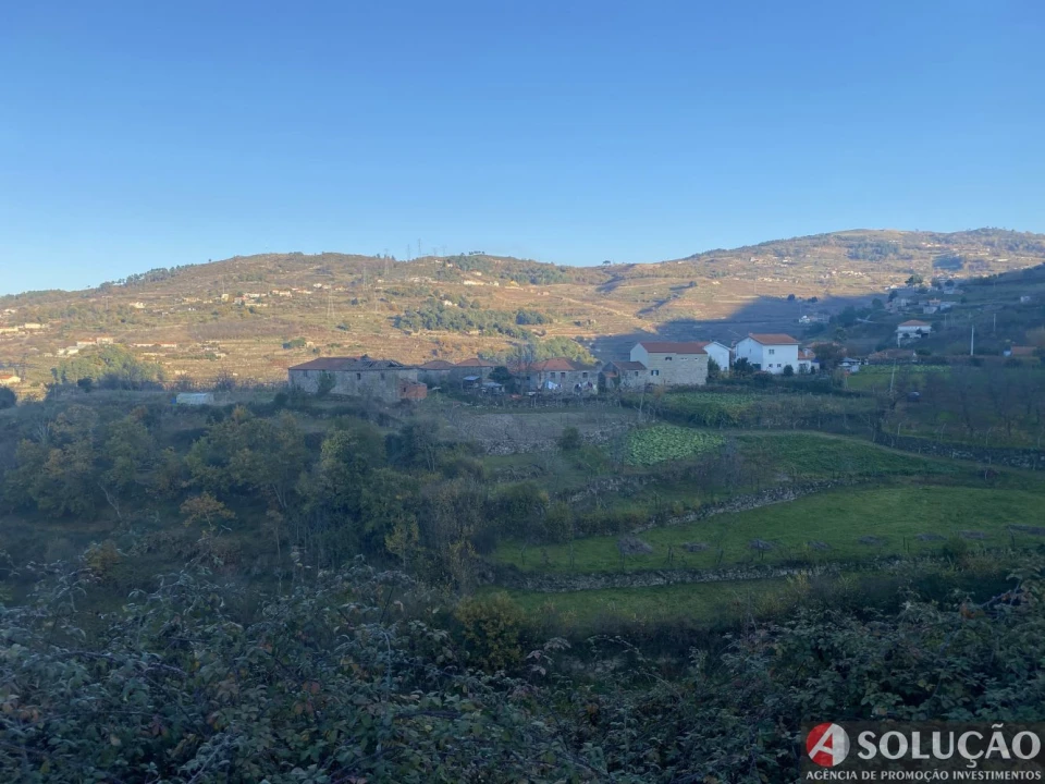 Quinta T4 para Venda em Resende Foto 7