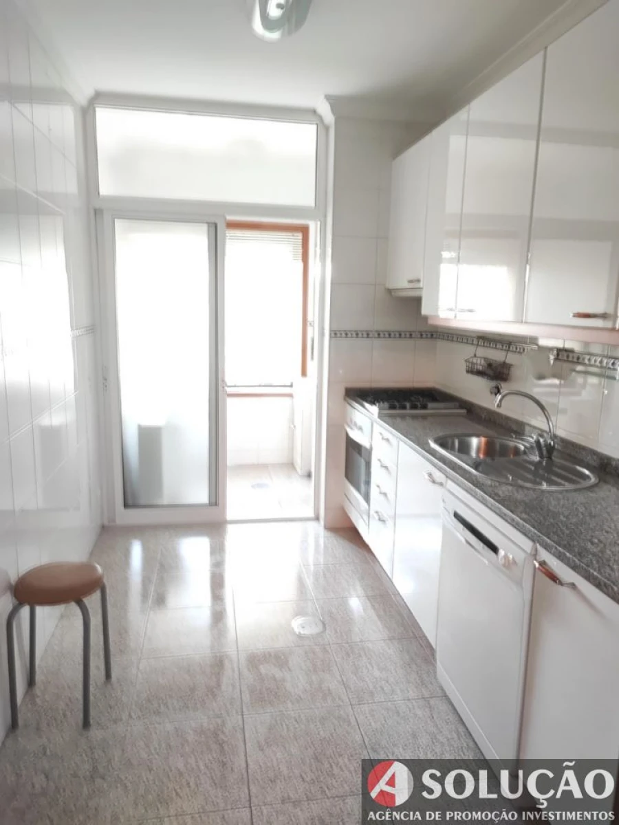 Apartamento T1 para Venda em Vilar de Andorinho Foto 11