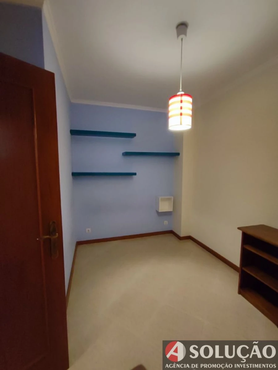 Apartamento T1 para Venda em Vilar de Andorinho Foto 17