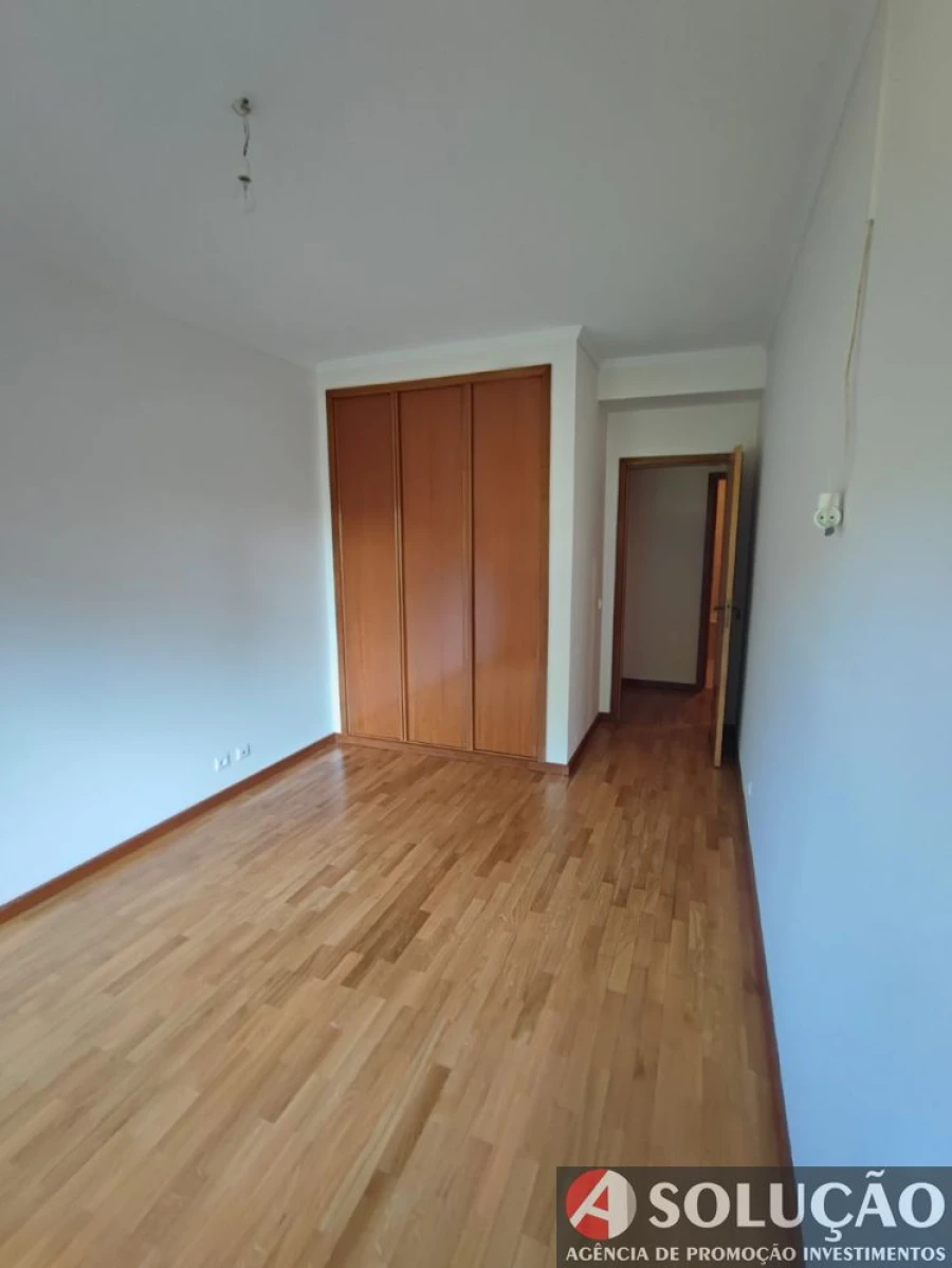 Apartamento T1 para Venda em Vilar de Andorinho Foto 14