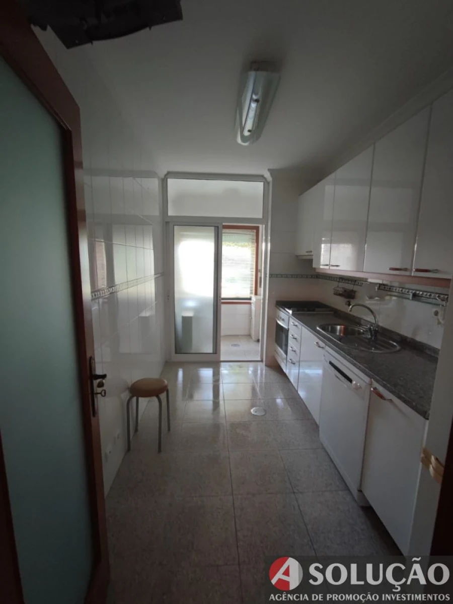 Apartamento T1 para Venda em Vilar de Andorinho Foto 12
