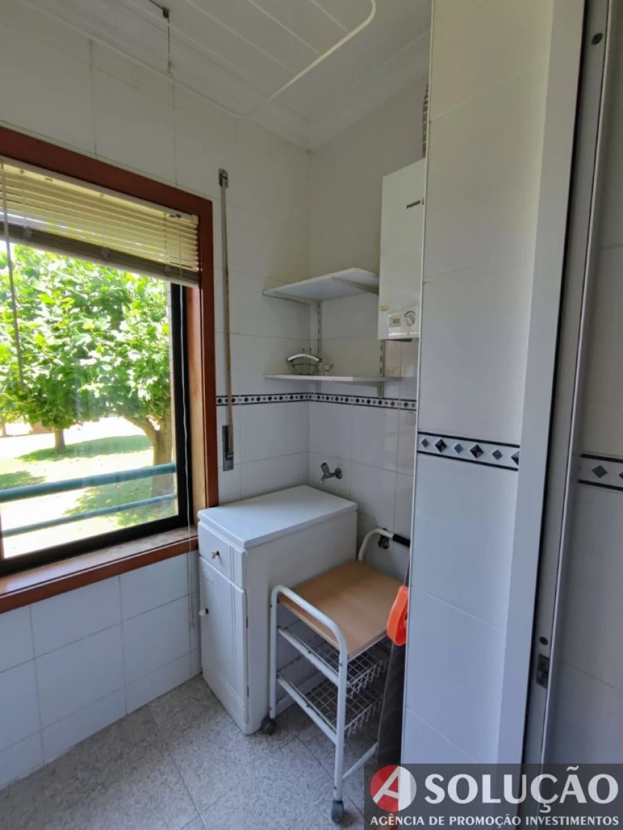 Apartamento T1 para Venda em Vilar de Andorinho Foto 13