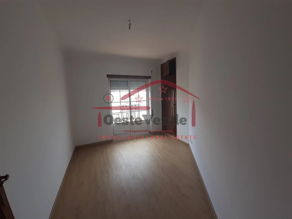 Apartamento T2 para Venda em Cadaval e Pêro Moniz Foto 11