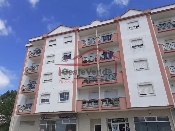 Apartamento T2 para Venda em Cadaval e Pêro Moniz Foto 2