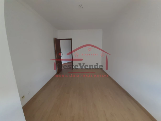 Apartamento T2 para Venda em Cadaval e Pêro Moniz Foto 10