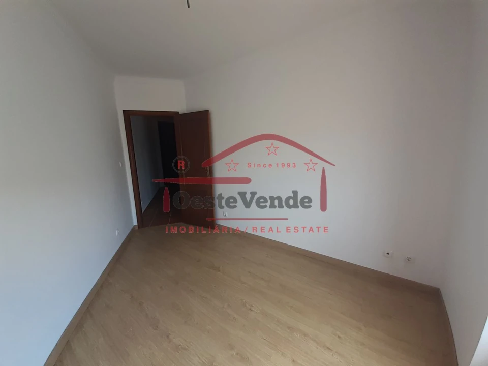 Apartamento T2 para Venda em Cadaval e Pêro Moniz Foto 12