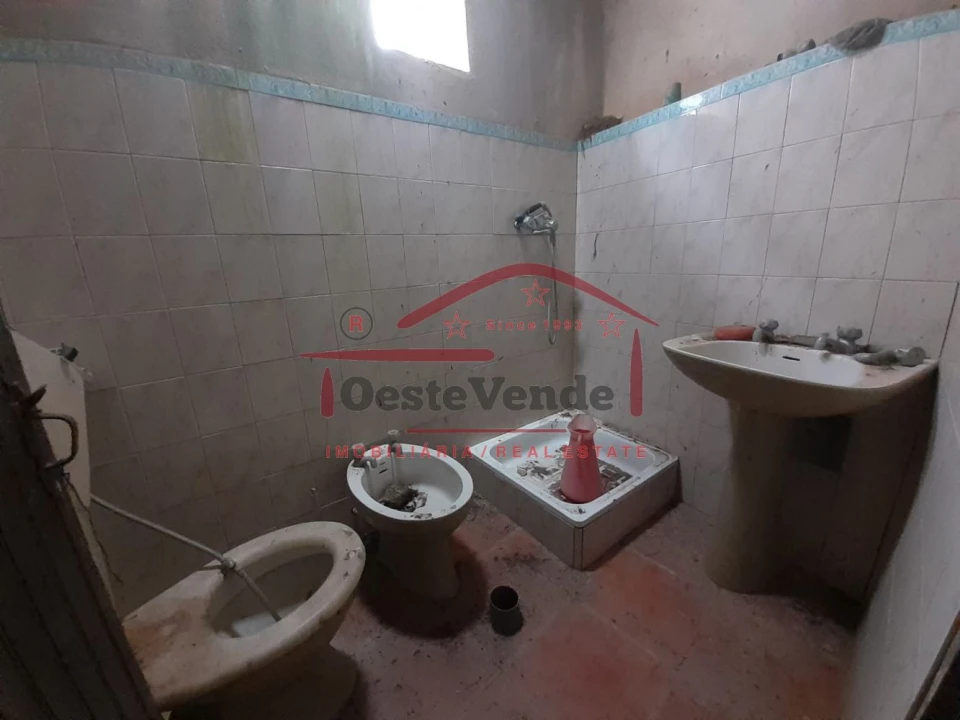 Moradia T2 para Venda em Peral Foto 18