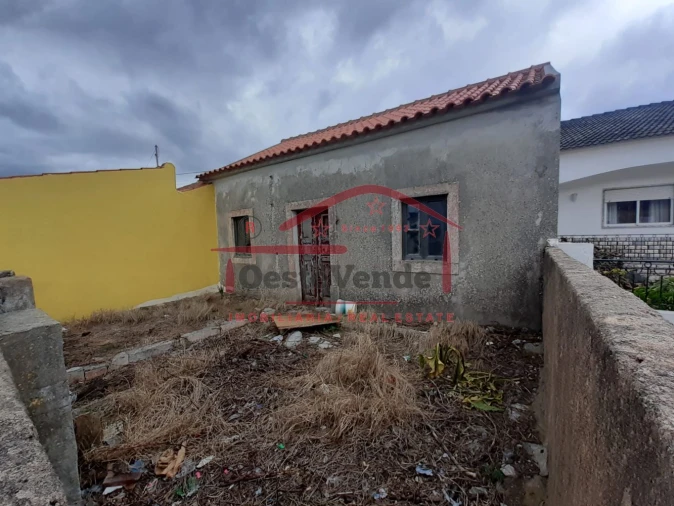 Moradia T2 para Venda em Peral Foto 1