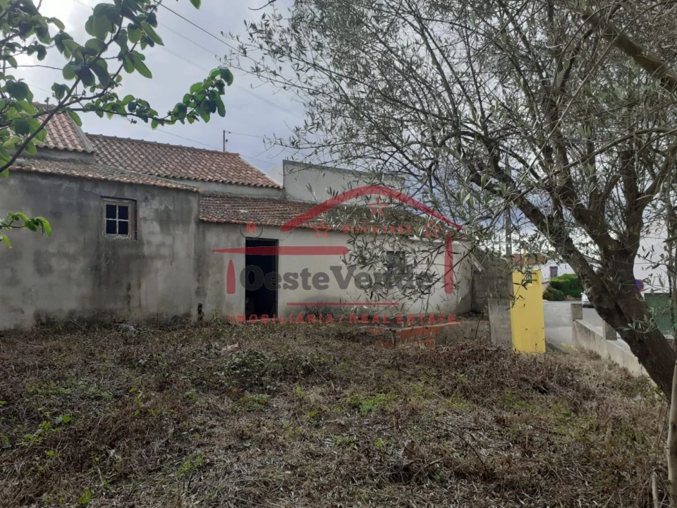 Moradia T2 para Venda em Peral Foto 3