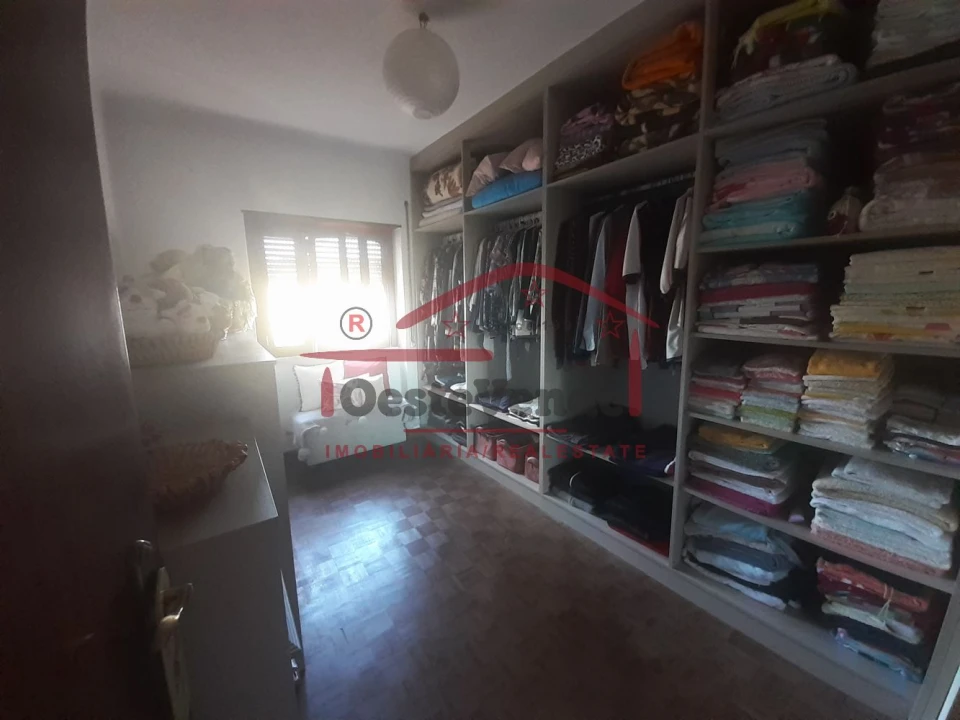 Moradia T5 para Venda em Peral Foto 29