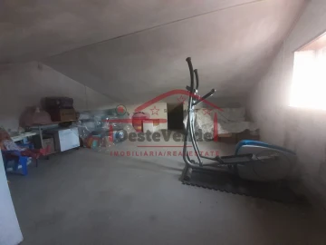 Moradia T5 para Venda em Peral