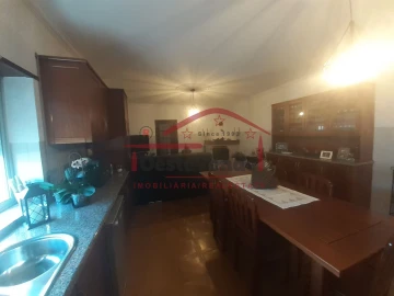 Moradia T5 para Venda em Peral