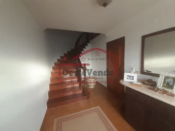 Moradia T5 para Venda em Peral