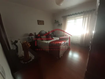 Moradia T5 para Venda em Peral