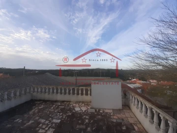 Moradia T5 para Venda em Peral