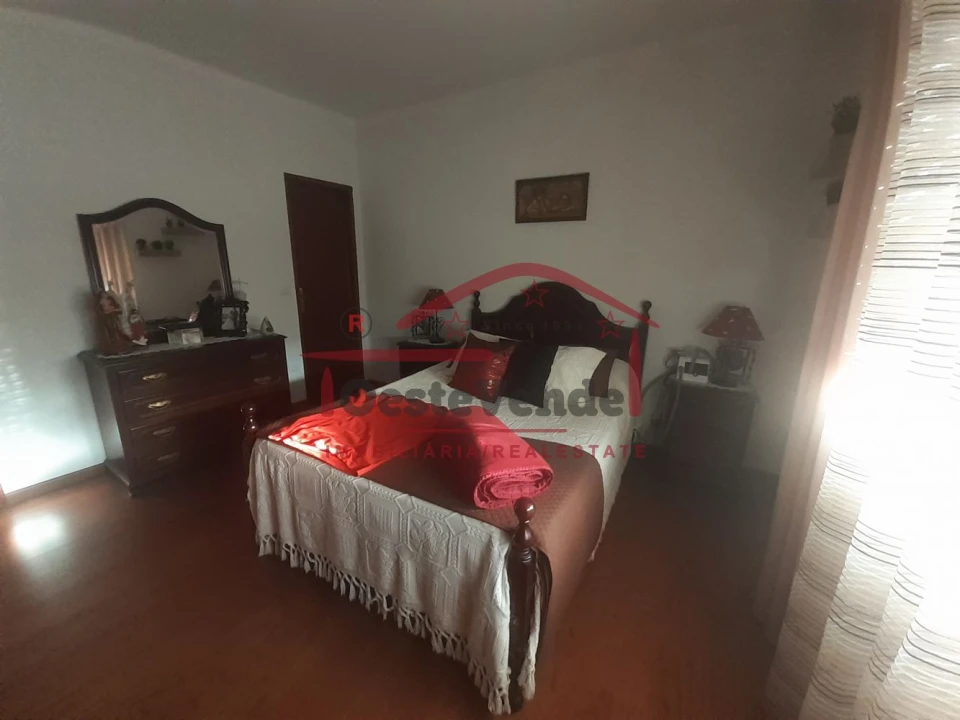 Moradia T5 para Venda em Peral Foto 27