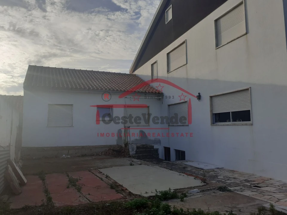 Moradia T5 para Venda em Peral Foto 2