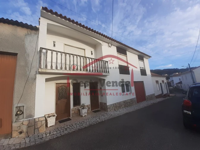 Moradia T5 para Venda em Peral