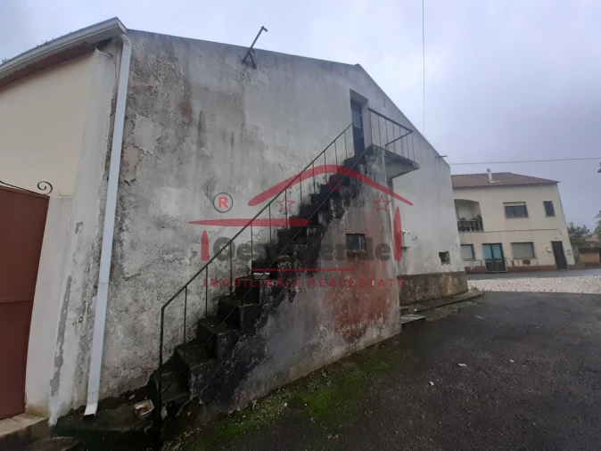 Moradia T1 para Venda em Peral Foto 8