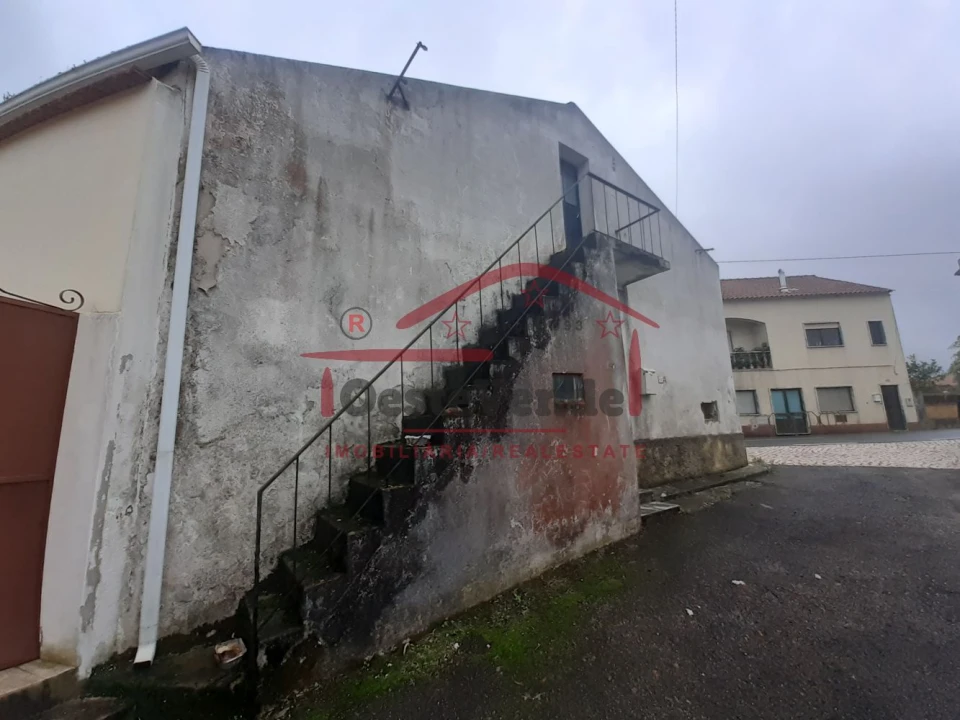 Moradia T1 para Venda em Peral Foto 8