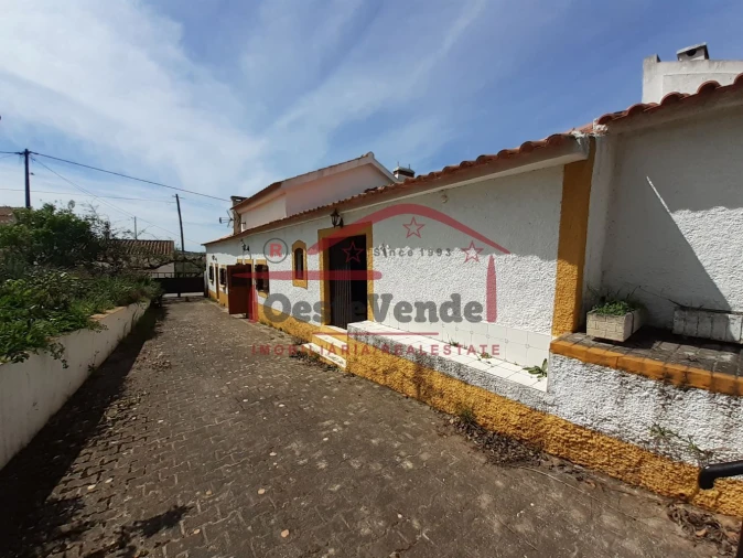 Moradia T2 para Venda em Peral Foto 2