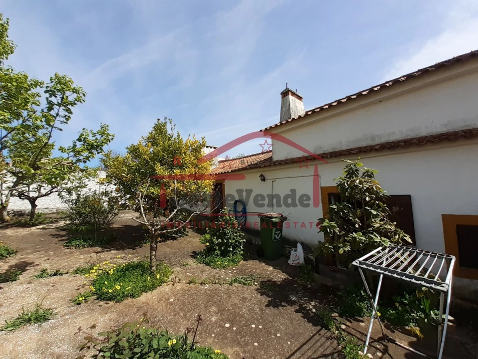 Moradia T2 para Venda em Peral Foto 9