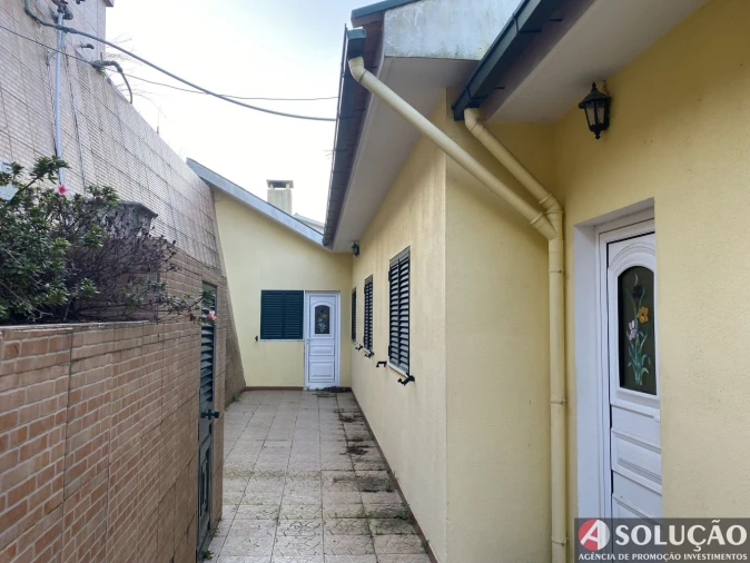 Moradia T4 para Venda em Resende Foto 5